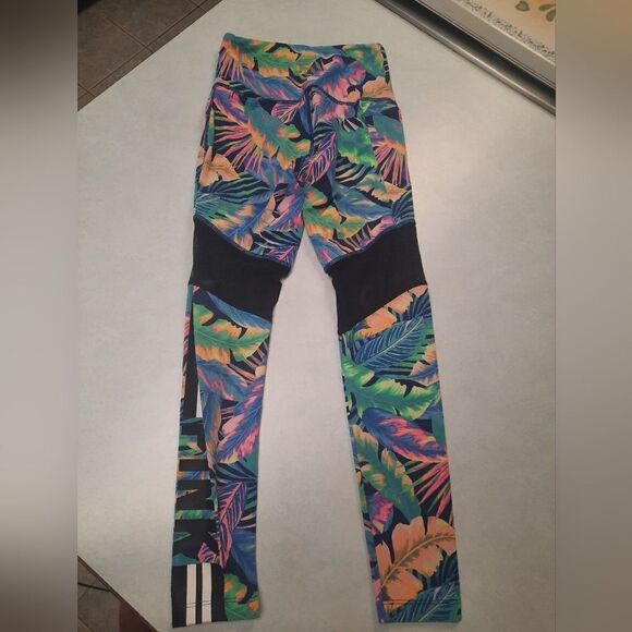 VS PINK Ultimate High Waist Tropical Mesh Leggings - Picture 4 of 6